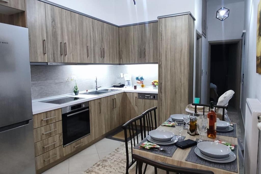 Modern Apartment In Itea Exterior photo